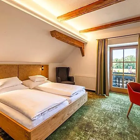 Hotel Gastagwirt 4*